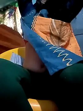 Snapshot of gunjan22 chatting on March 20, 2025, 9:15 am gunjan22 online show from March 20, 2025, 9:15 am