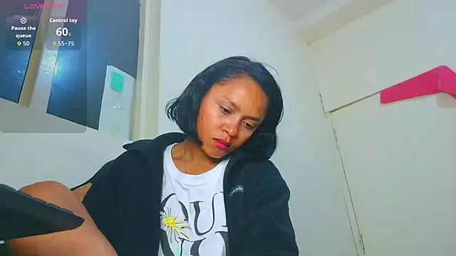 Snapshot of Samary_thomas chatting on February 14, 2026, 1:17 am Samary thomas online show from February 14, 2026, 1:17 am