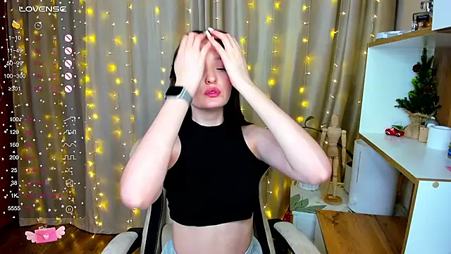 Snapshot of Fairyy_Moon chatting on January 9, 2025, 12:09 pm Fairyy Moon online show from January 9, 2025, 12:09 pm