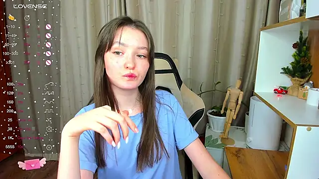 Snapshot of Fairyy_Moon chatting on January 15, 2025, 12:47 pm Fairyy Moon online show from January 15, 2025, 12:47 pm