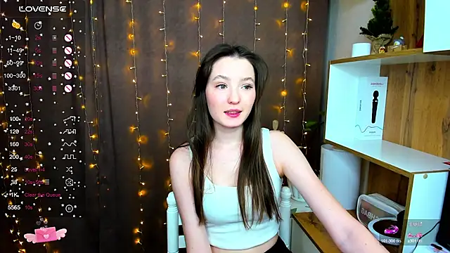 Snapshot of Fairyy_Moon chatting on December 14, 2024, 1:17 am Fairyy Moon online show from December 14, 2024, 1:17 am