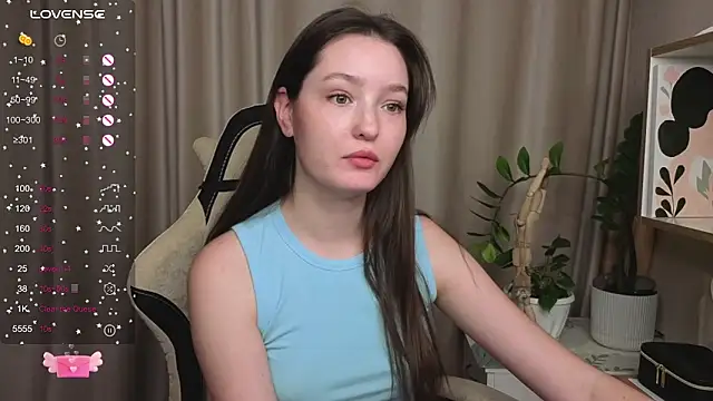 Snapshot of Fairyy_Moon chatting on October 1, 2025, 4:00 pm Fairyy Moon online show from October 1, 2025, 4:00 pm