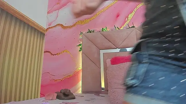 Snapshot of Taylor__cooper chatting on February 10, 2026, 6:40 pm Taylor cooper online show from February 10, 2026, 6:40 pm