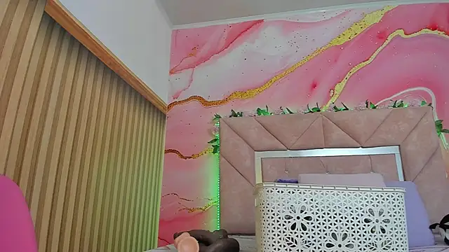 Taylor  cooper online show from April 15, 2026, 6:34 pm