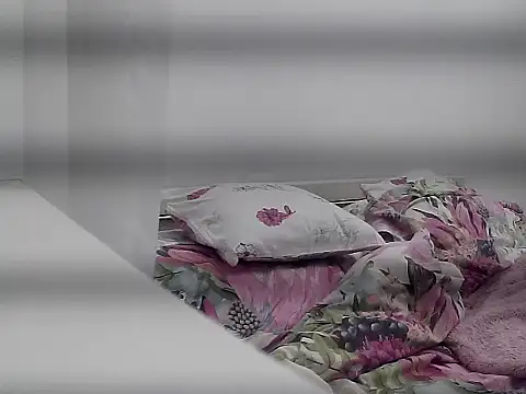 Snapshot of uleglasuczPL chatting on October 7, 2025, 10:44 pm uleglasuczPL online show from October 7, 2025, 10:44 pm