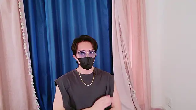 xxx men online show from June 14, 2026, 12:51 am