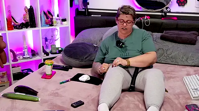 SunshineLexi online show from February 5, 2026, 2:57 pm