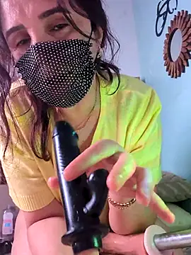 Snapshot of Lina_lolo chatting on April 6, 2026, 4:46 am Lina lolo online show from April 6, 2026, 4:46 am