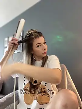 Mia Ethan online show from May 26, 2026, 7:50 am