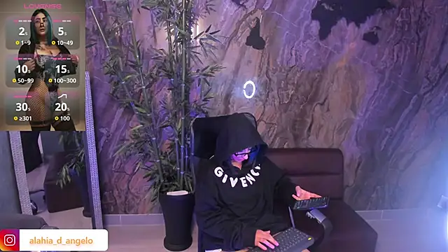 Alahia Dangelo online show from February 22, 2026, 6:49 am