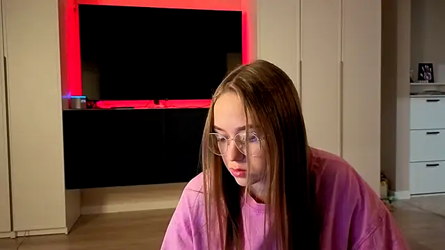 endlesssoffi online show from October 22, 2025, 5:56 pm