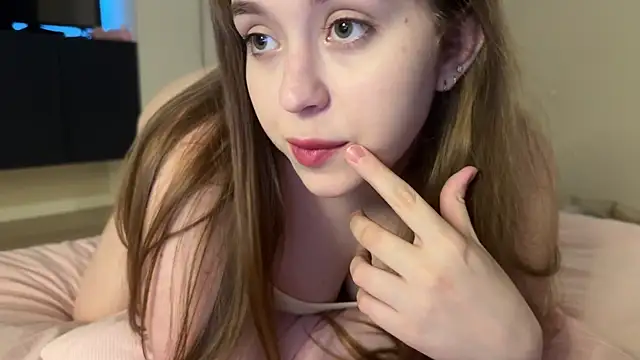 endlesssoffi online show from April 28, 2026, 6:12 pm
