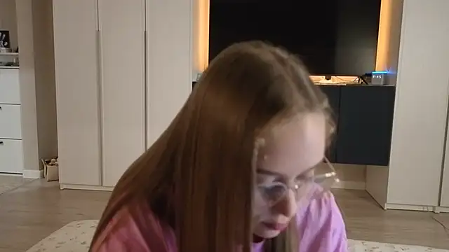 endlesssoffi online show from November 21, 2025, 6:18 pm