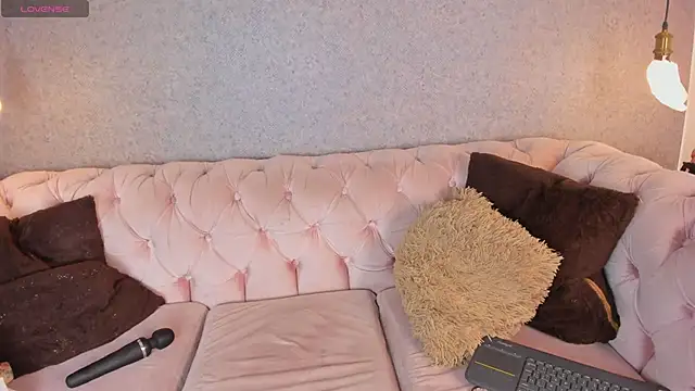 Snapshot of itsuki__ chatting on March 12, 2025, 3:29 pm itsuki online show from March 12, 2025, 3:29 pm