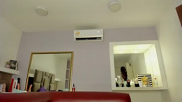 Snapshot of KarlaBelluci chatting on March 14, 2025, 5:24 pm KarlaBelluci online show from March 14, 2025, 5:24 pm