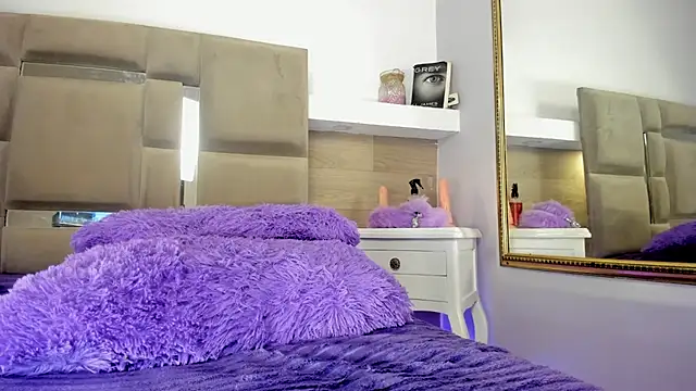 Snapshot of KarlaBelluci chatting on March 2, 2025, 11:39 pm KarlaBelluci online show from March 2, 2025, 11:39 pm