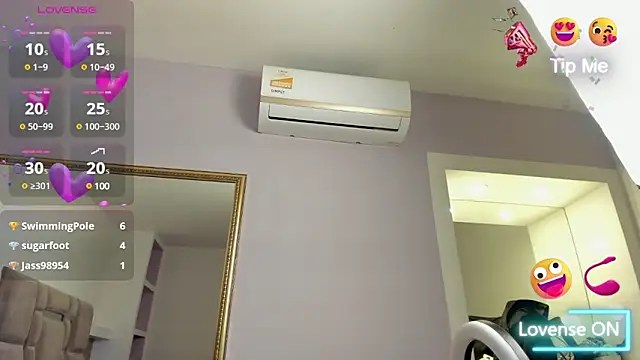 Snapshot of KarlaBelluci chatting on February 26, 2025, 9:44 am KarlaBelluci online show from February 26, 2025, 9:44 am