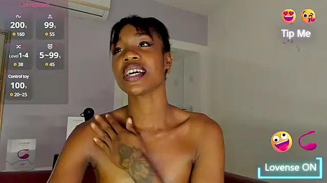 Snapshot of KarlaBelluci chatting on March 17, 2025, 7:37 pm KarlaBelluci online show from March 17, 2025, 7:37 pm