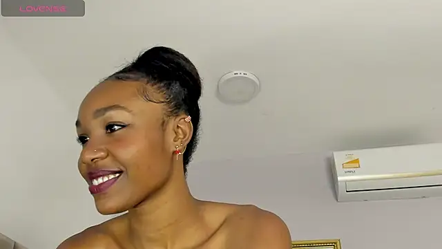 Snapshot of KarlaBelluci chatting on March 20, 2025, 1:57 am KarlaBelluci online show from March 20, 2025, 1:57 am