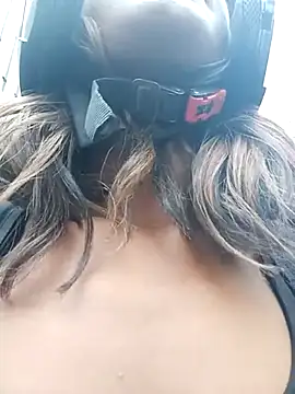 Snapshot of KarlaBelluci chatting on March 3, 2025, 7:07 pm KarlaBelluci online show from March 3, 2025, 7:07 pm