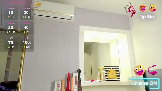 Snapshot of KarlaBelluci chatting on March 12, 2025, 11:10 am KarlaBelluci online show from March 12, 2025, 11:10 am