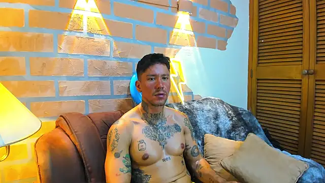 Dylanstonne online show from March 11, 2025, 11:47 pm