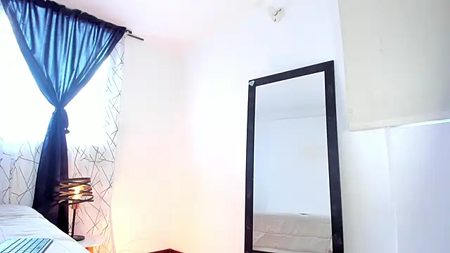 Aleja arango1 online show from June 2, 2026, 7:03 pm
