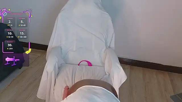 ahvi ebony online show from February 1, 2026, 1:42 pm