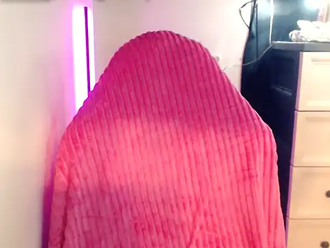 Nathalie Heartxoxo69 online show from April 8, 2026, 11:39 pm