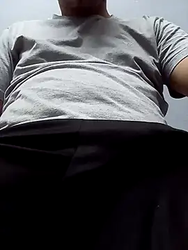 Snapshot of mahhh2024 chatting on December 17, 2025, 9:31 pm mahhh2024 online show from December 17, 2025, 9:31 pm