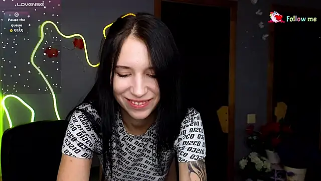 KarolinaBlacks online show from November 6, 2025, 6:50 am