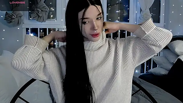 Dasha M online show from December 22, 2025, 5:02 pm