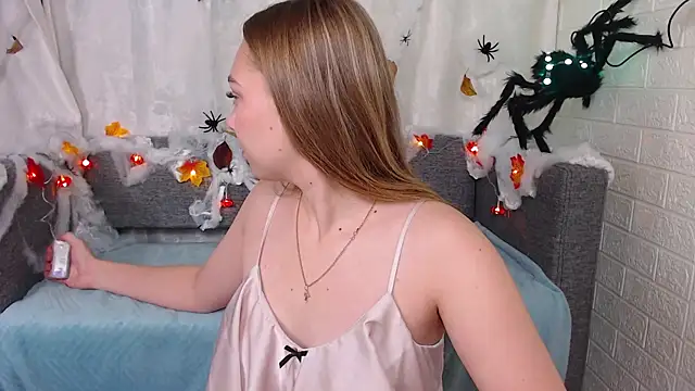 Snapshot of bellaa_love_ chatting on October 10, 2025, 12:33 am bellaa love online show from October 10, 2025, 12:33 am