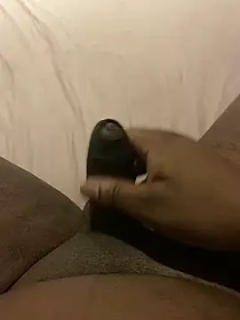 Snapshot of Sexiiiiii97_ chatting on December 17, 2024, 8:12 am Sexiiiiii97 online show from December 17, 2024, 8:12 am