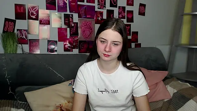 MilanaRoza online show from October 25, 2025, 4:44 am