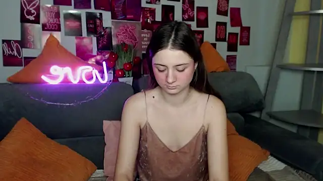 MilanaRoza online show from November 13, 2025, 5:55 am