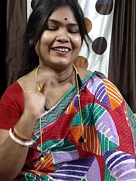 yoursweety09 online show from May 8, 2026, 2:04 am