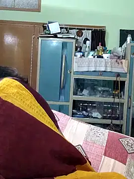 Snapshot of yoursweety09 chatting on March 5, 2026, 8:11 am yoursweety09 online show from March 5, 2026, 8:11 am