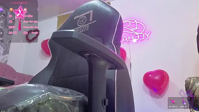 Laylafoxy tay online show from February 18, 2026, 3:26 am