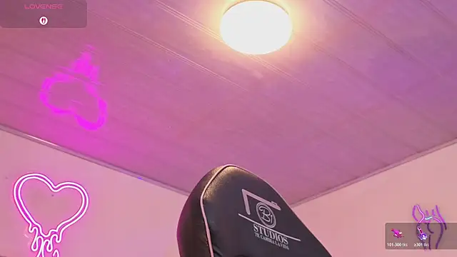 Laylafoxy tay online show from November 14, 2025, 3:21 am