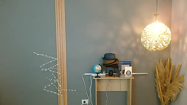 Snapshot of Reiko_85_ chatting on February 13, 2026, 2:28 pm Reiko 85 online show from February 13, 2026, 2:28 pm