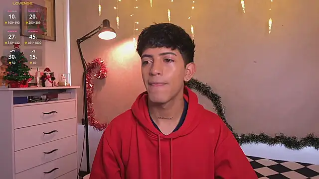 teobowny  online show from December 15, 2025, 1:06 pm