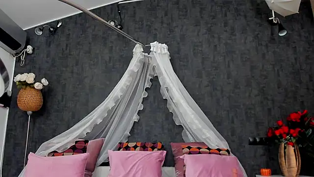 miss sophieX online show from September 28, 2025, 3:46 am