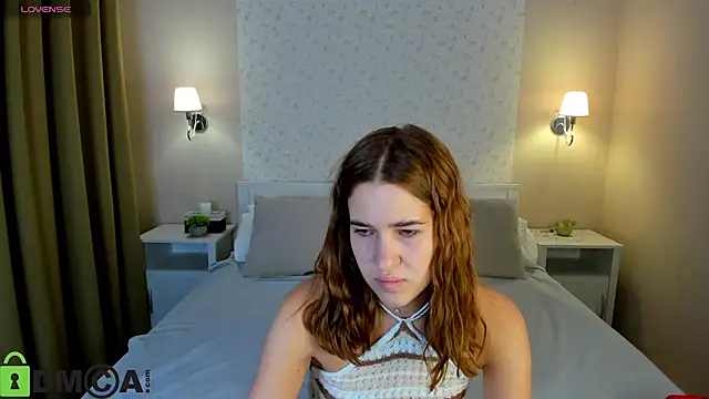 Jennifer Wadee online show from April 15, 2026, 11:05 pm