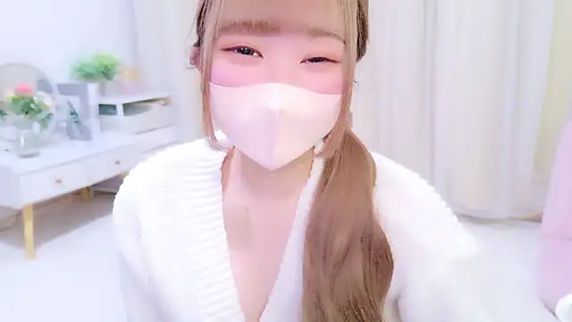 MAIKA pyon online show from February 23, 2026, 1:29 am