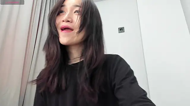 aenie online show from February 3, 2025, 4:14 am