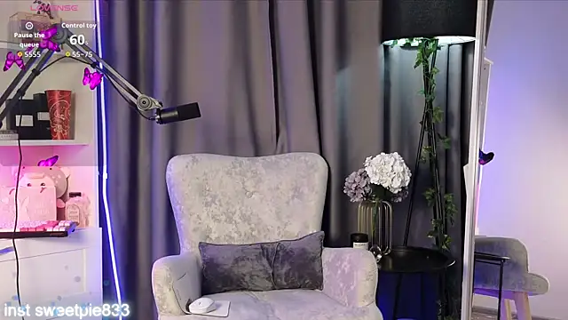 Anal Girl  online show from May 14, 2026, 6:16 pm