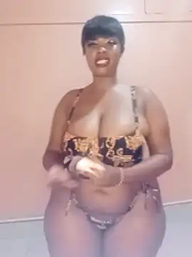 Luciouslips00 online show from May 30, 2026, 1:06 pm