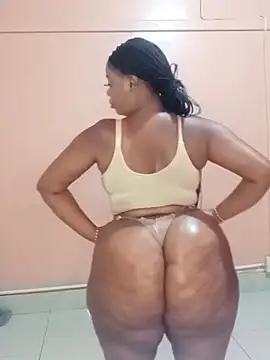 Snapshot of Luciouslips00 chatting on March 21, 2026, 10:35 pm Luciouslips00 online show from March 21, 2026, 10:35 pm