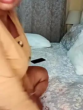 Snapshot of Luciouslips00 chatting on November 24, 2025, 7:36 pm Luciouslips00 online show from November 24, 2025, 7:36 pm